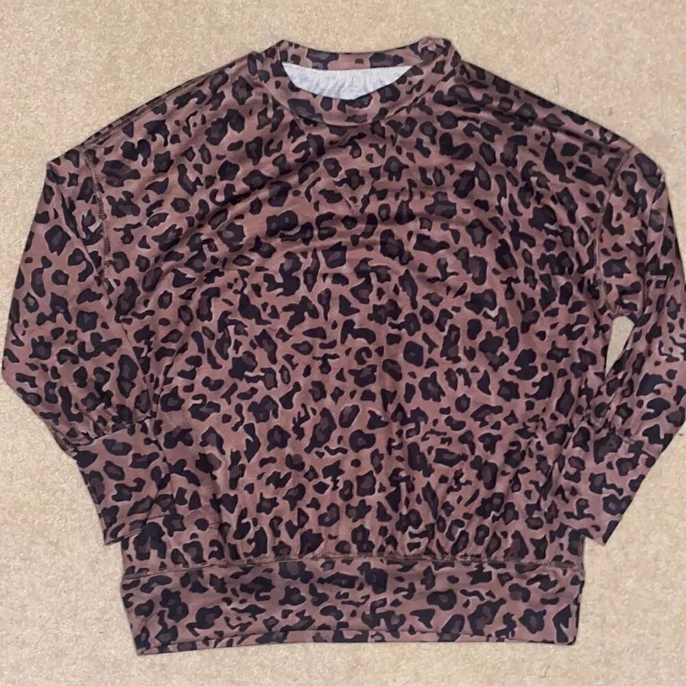 Leopard Print Pullover Top! 